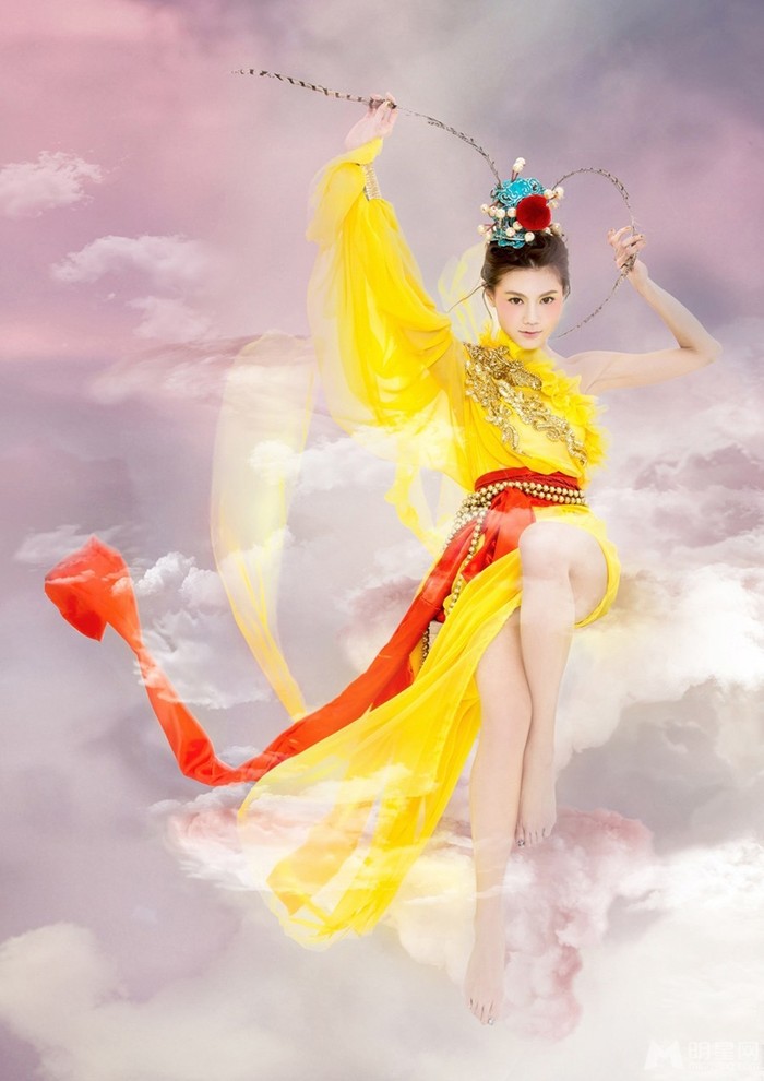Trong phim, nữ diễn viên Châu Tú Na vào vai một trong Tứ Sát Tinh với lối diễn biến hóa và đầy màu sắc.